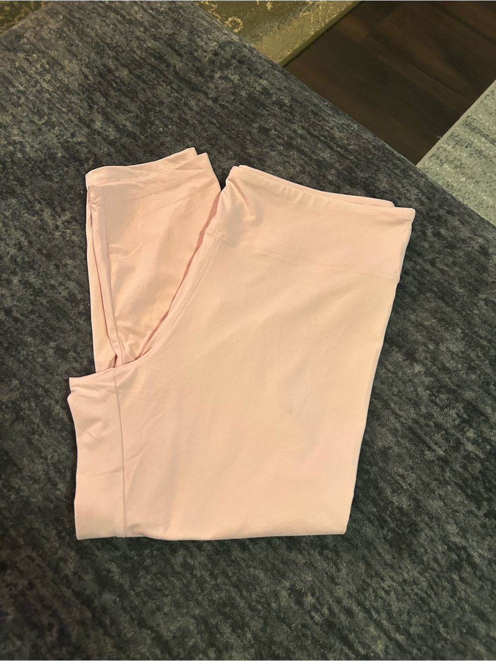 Leggings Depot Light Pink Active Leggings Capri length.